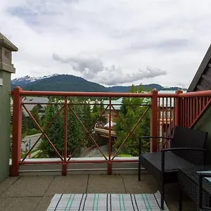 Couples' In Village Apartment Whistler