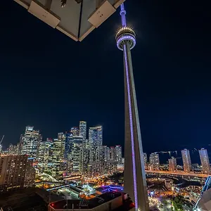 Designer W/ Cn Tower View & Parking Apartment Toronto